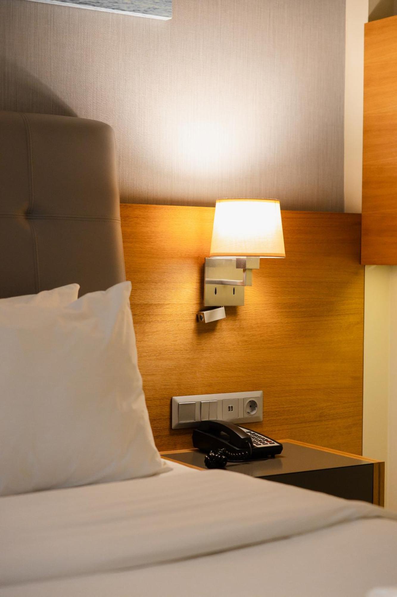 Holiday Inn - Aktau - Seaside By Ihg Esterno foto