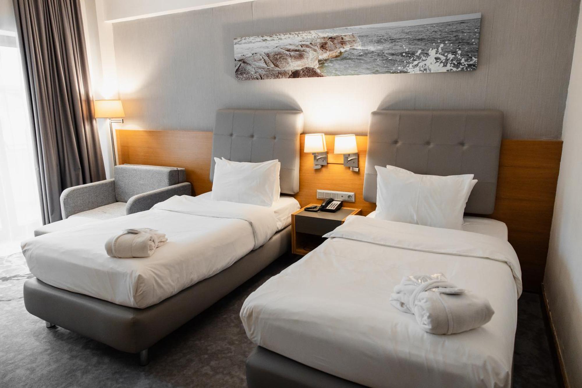Holiday Inn - Aktau - Seaside By Ihg Esterno foto