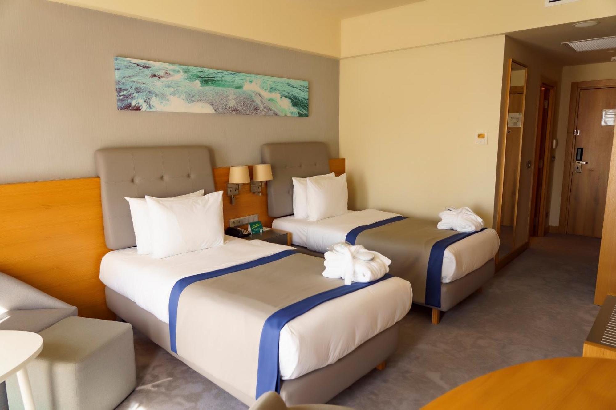 Holiday Inn - Aktau - Seaside By Ihg Esterno foto