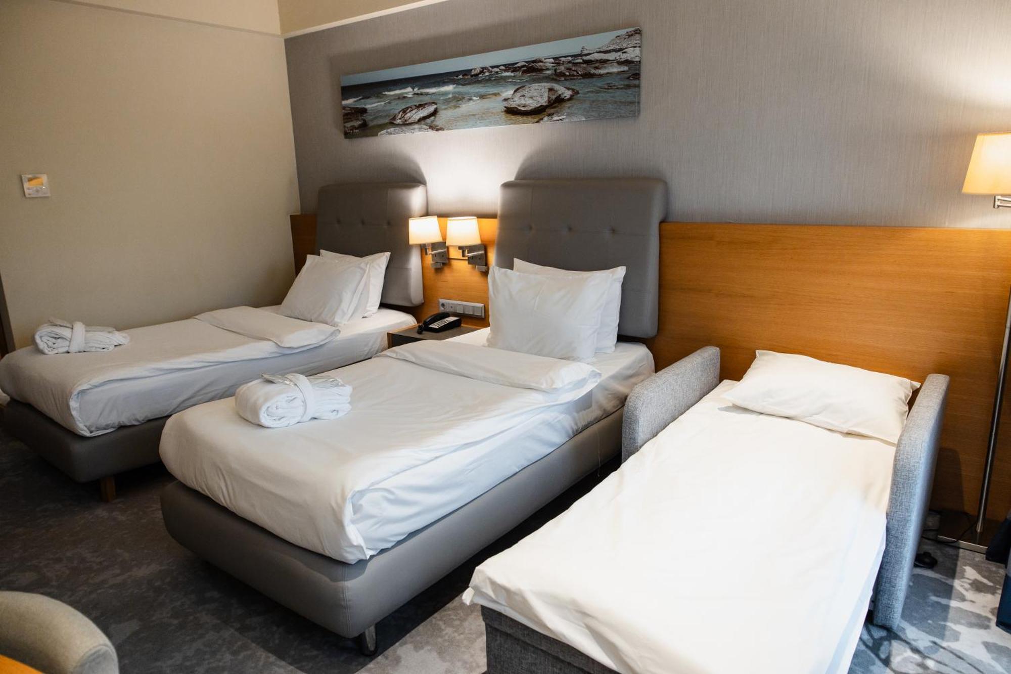 Holiday Inn - Aktau - Seaside By Ihg Esterno foto