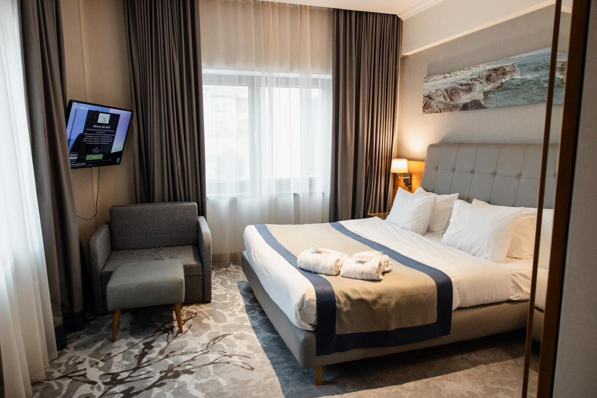 Holiday Inn - Aktau - Seaside By Ihg Esterno foto
